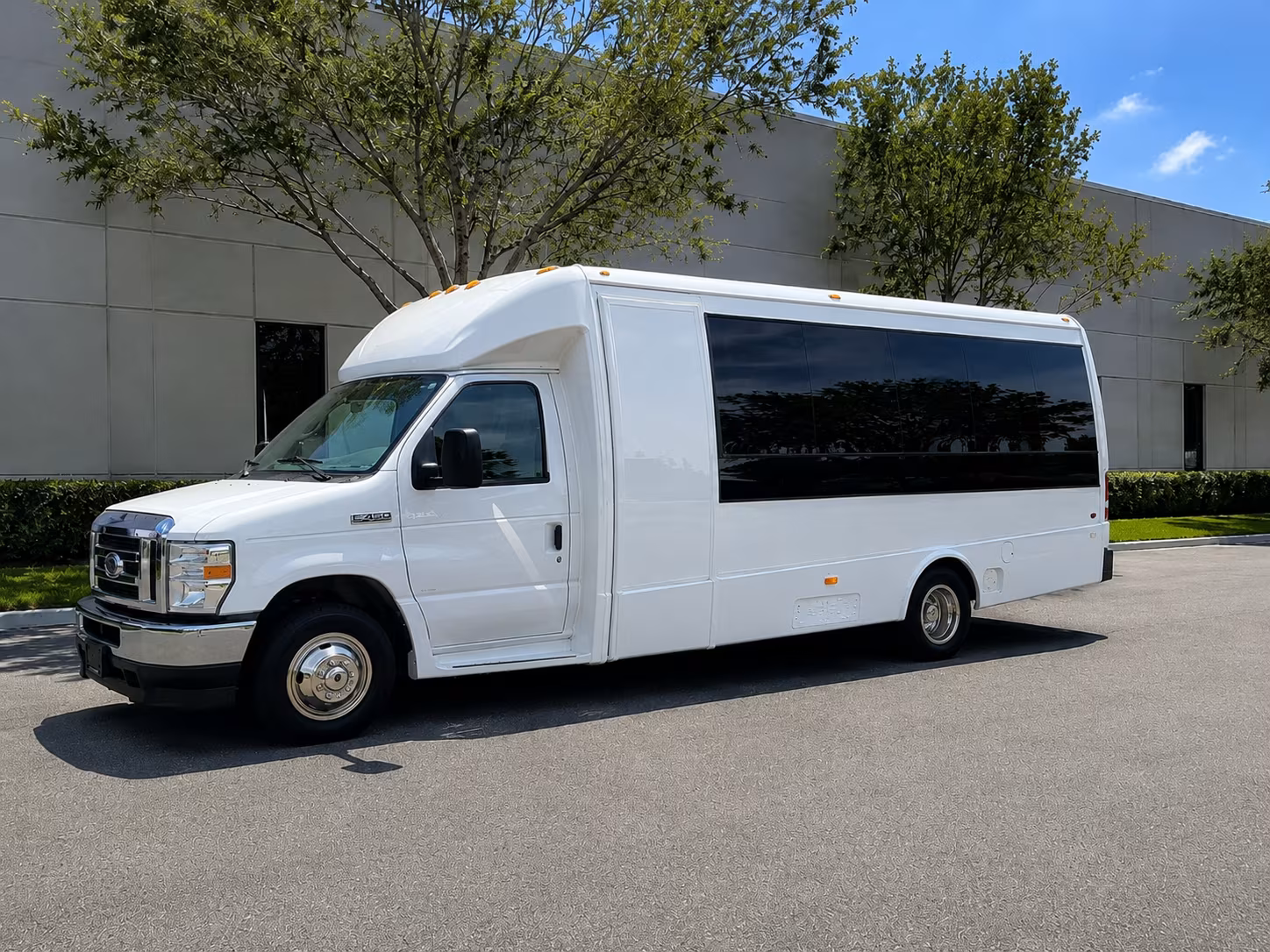 apple valley prom party bus and charter bus rentals