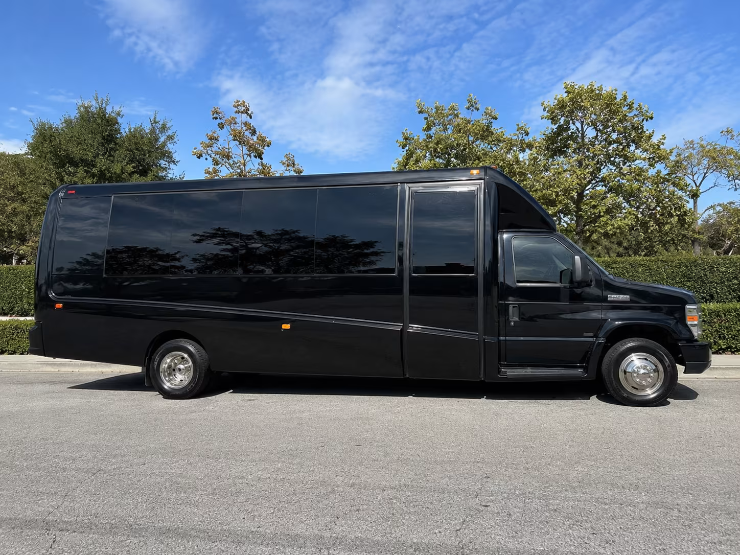 how the type of bus you choose changes the price in hesperia california