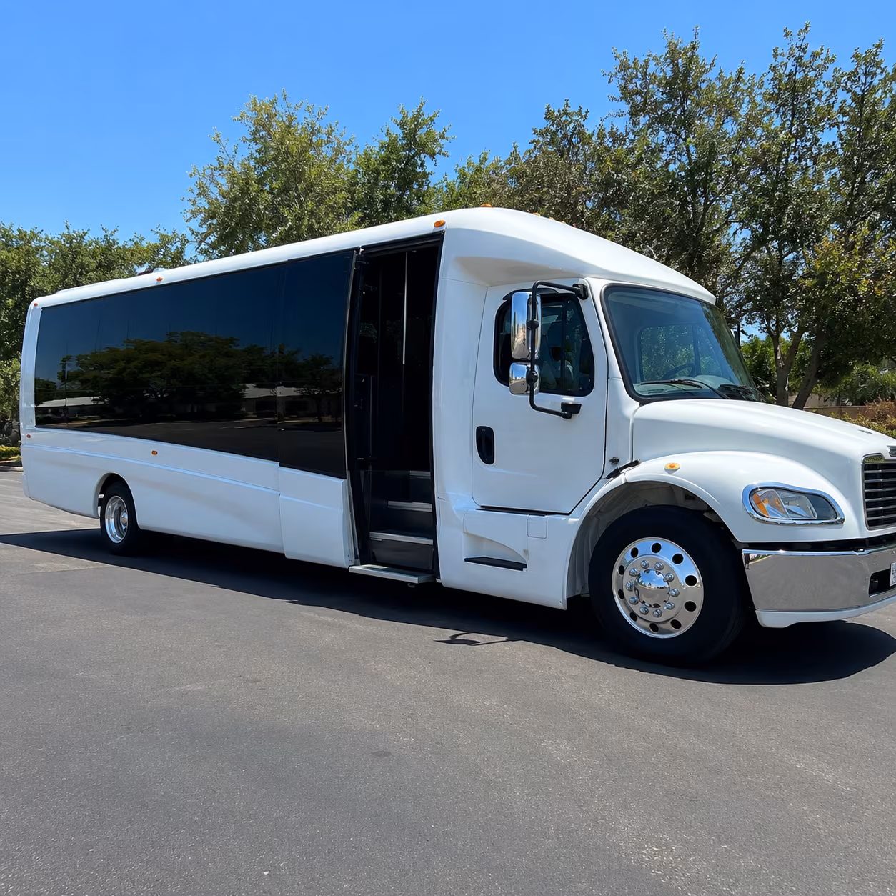 palmdale travel to palmdale concerts with a charter bus rental