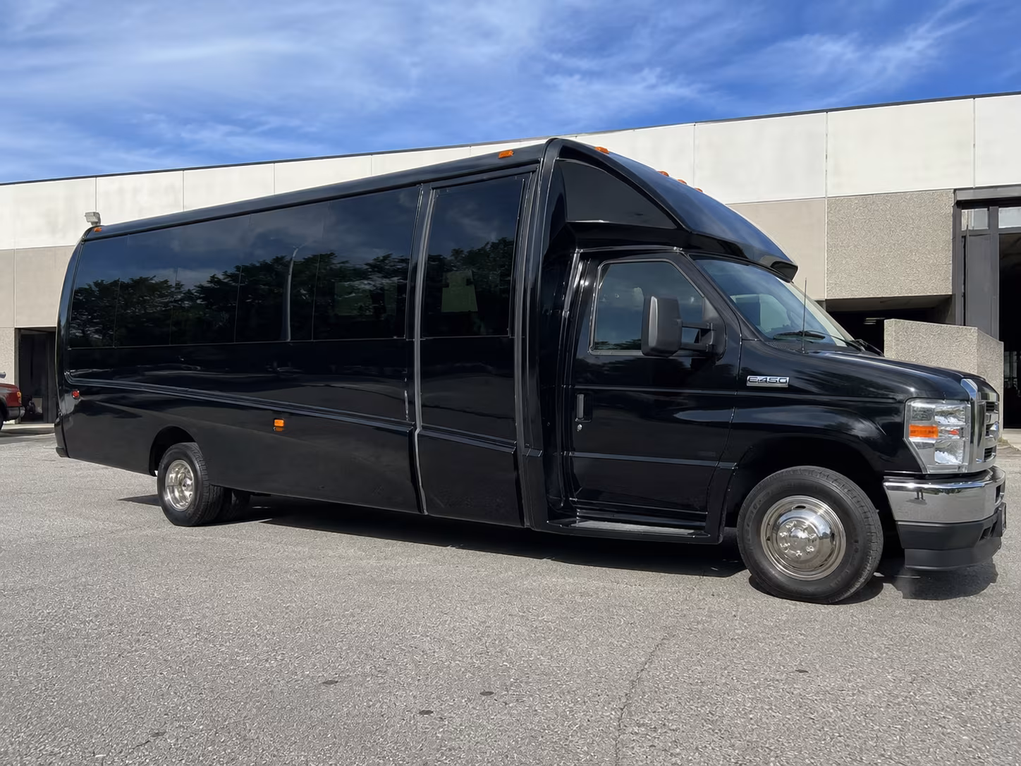 rialto employee shuttles in rialto for any company